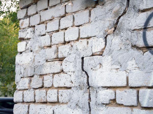 Cracked Brick Wall Repair in Harrisburg